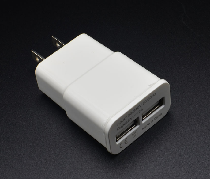 2usb-cell-phone-charger